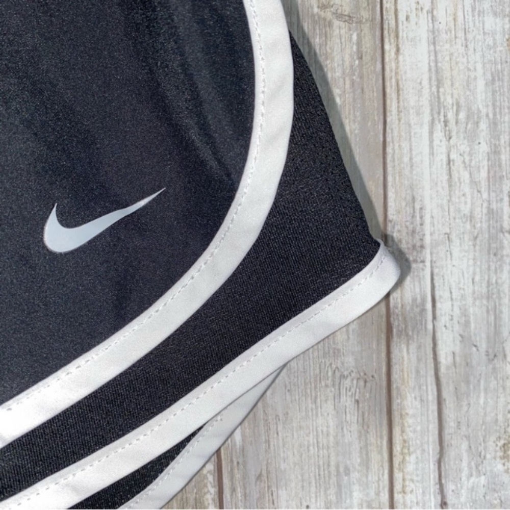 Nike Black & White Tempo Shorts - Picture 4 of 4